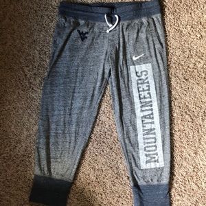 Nike WV women’s Capri- like new
